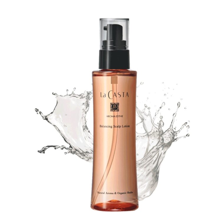 与水花一同拍摄的La Casta芳香美容Balancing Scalp Lotion瓶身