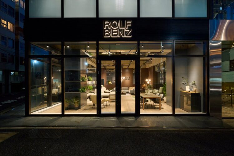 会場となるROLF BENZ TOKYOの外観