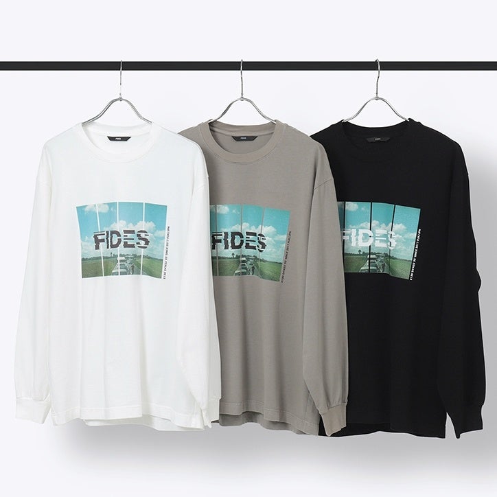 写真プリントを配したFIDESの長袖トップス