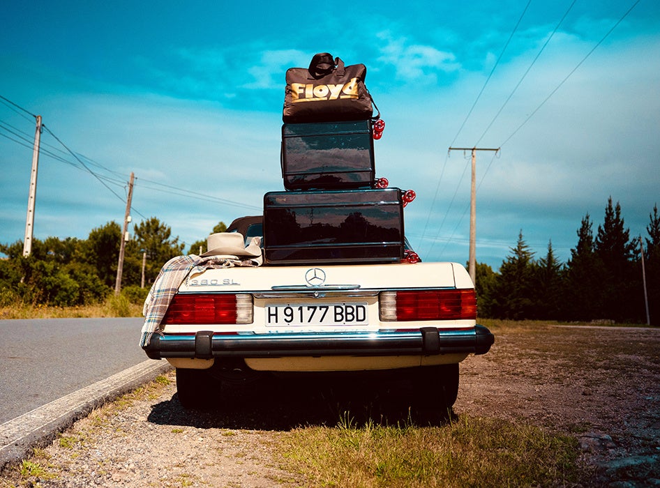 車に積んだFloydのトラベルケースのイメージ