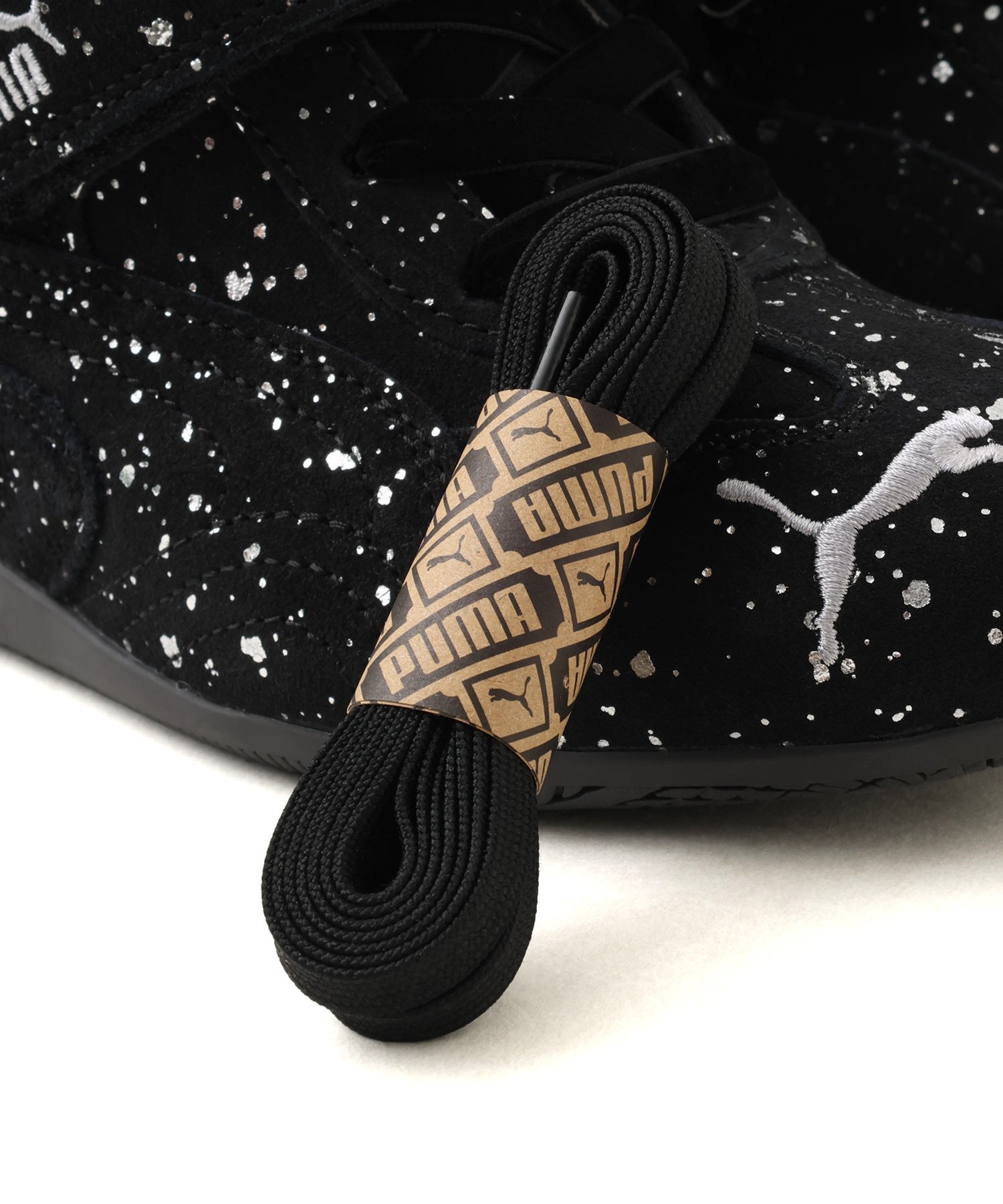 SPEEDCAT WEDGE ATMOS PINKのグリッターと付属の黒い靴紐