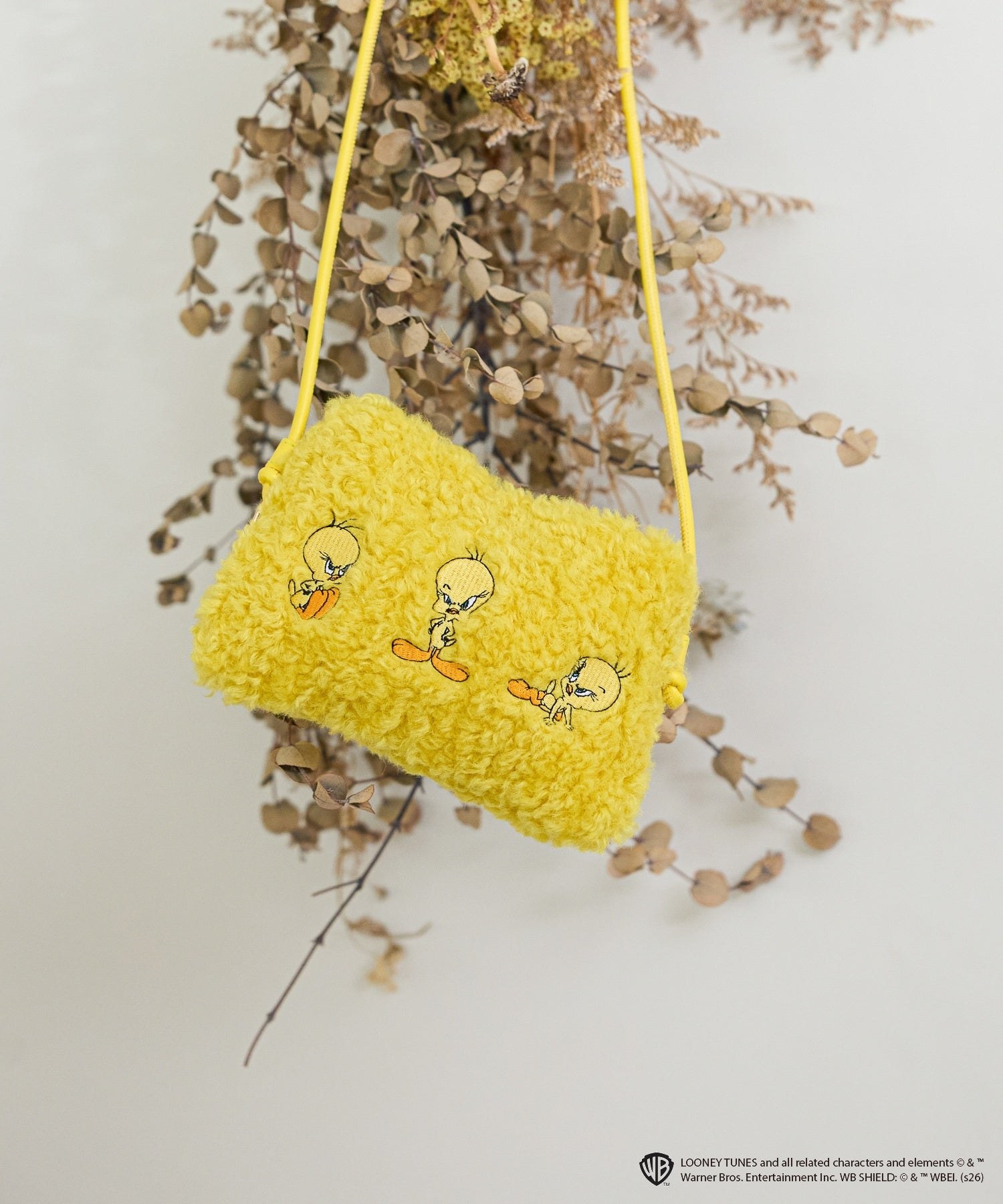 刺繍を施したイエローのフェイクファーマイクロBAG