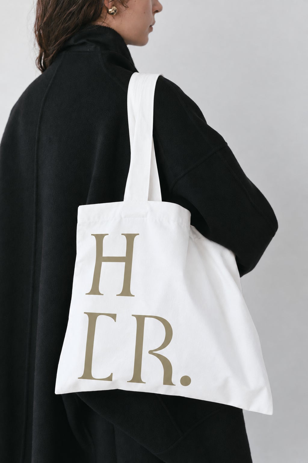 HER.のルミネ有楽町店限定カラーのトートバッグ